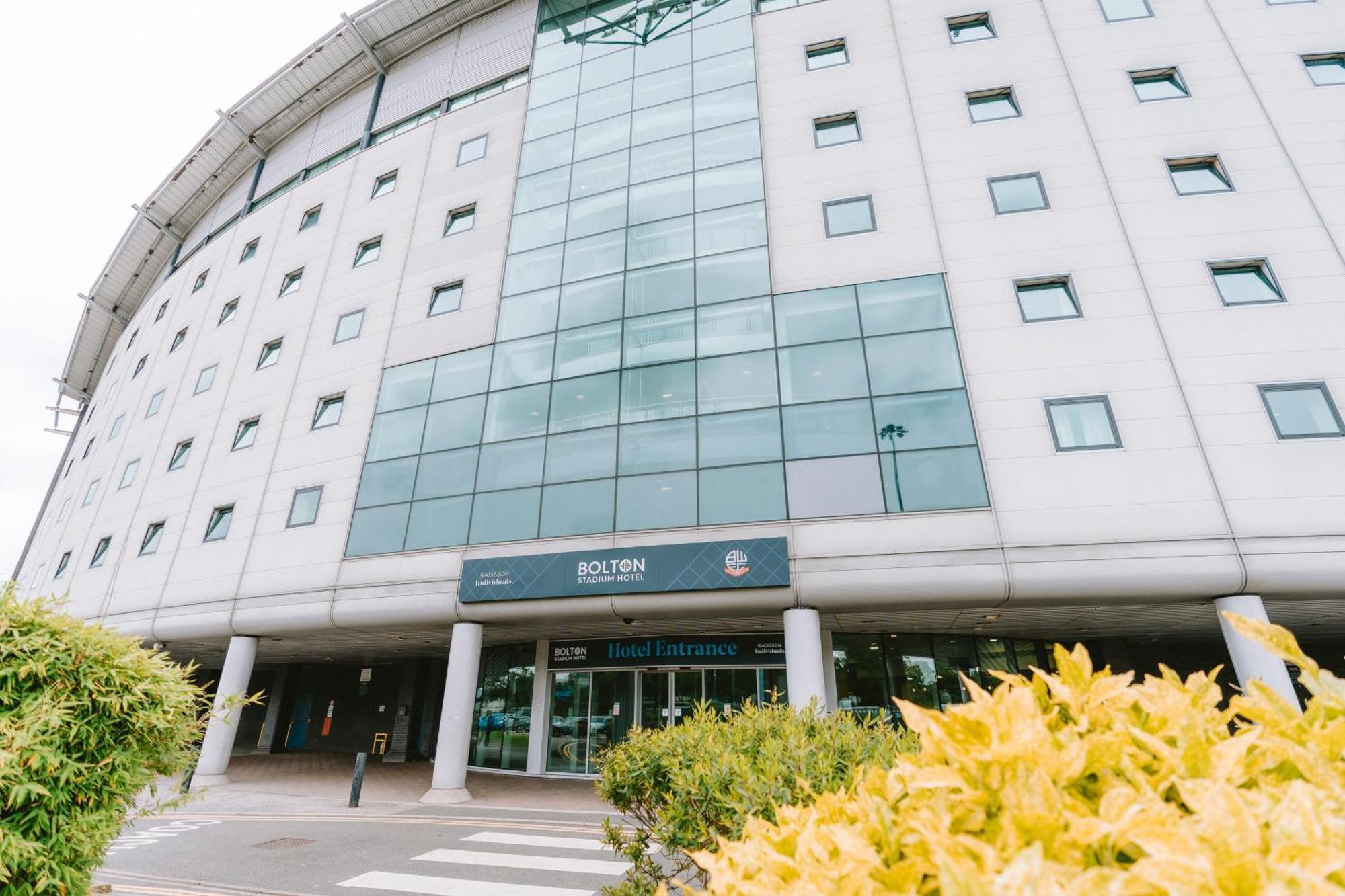 The Bolton Stadium Hotel, A Member Of Radisson Individuals Екстериор снимка