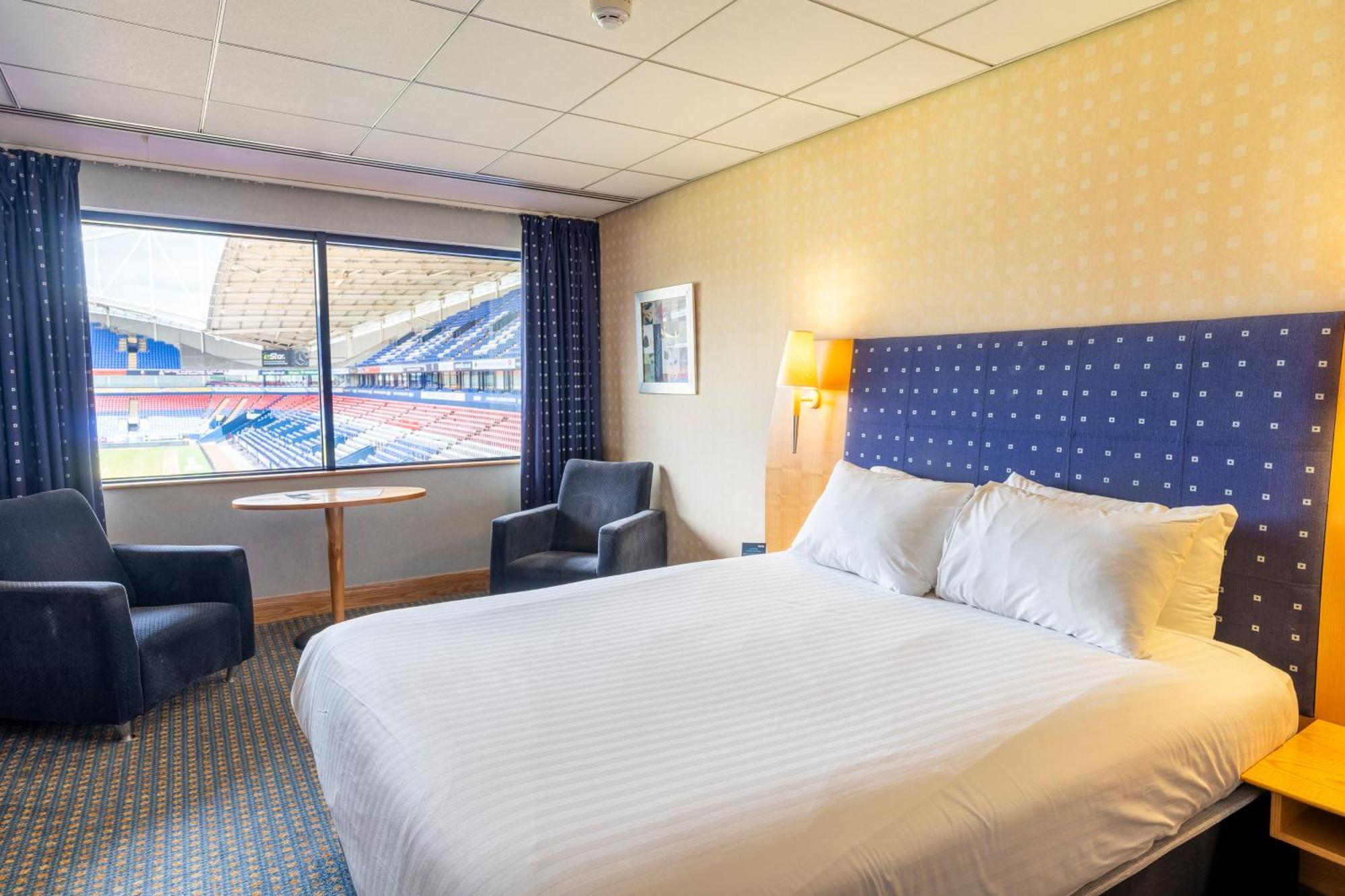 The Bolton Stadium Hotel, A Member Of Radisson Individuals Екстериор снимка