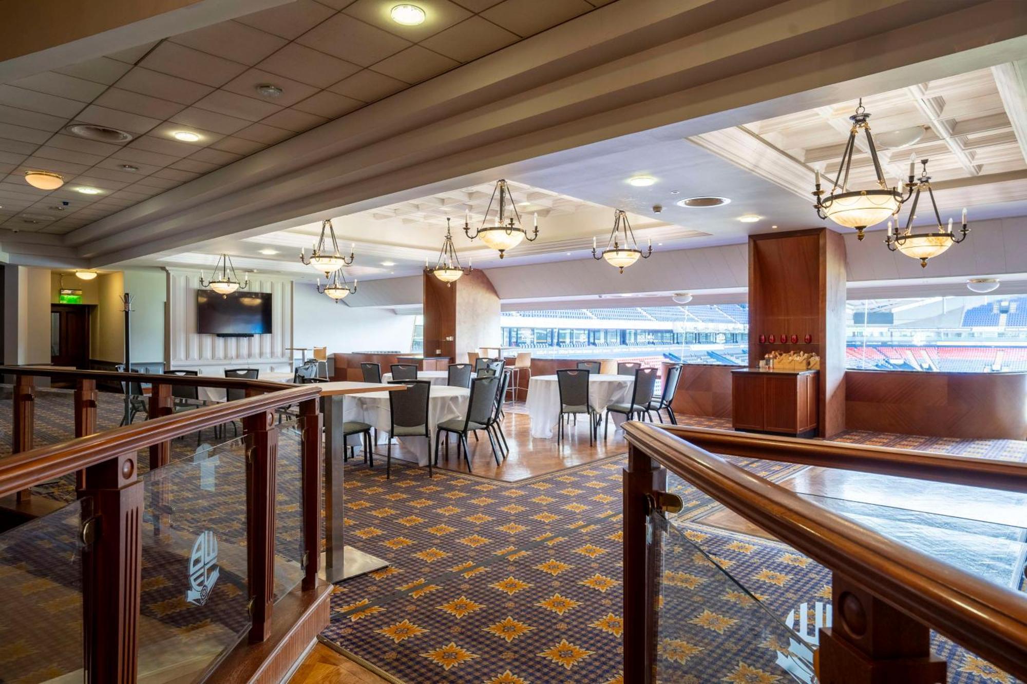 The Bolton Stadium Hotel, A Member Of Radisson Individuals Екстериор снимка