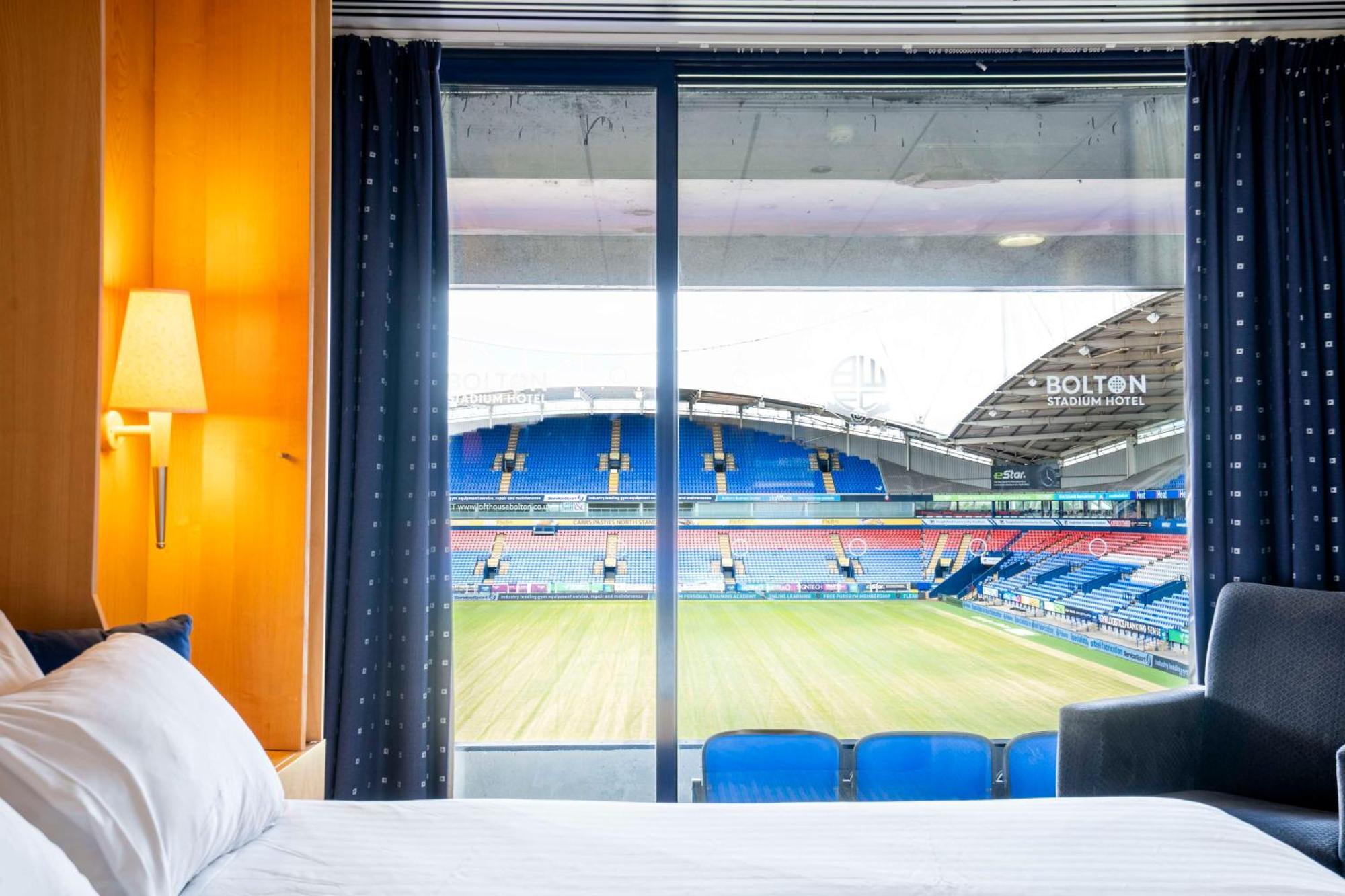 The Bolton Stadium Hotel, A Member Of Radisson Individuals Екстериор снимка