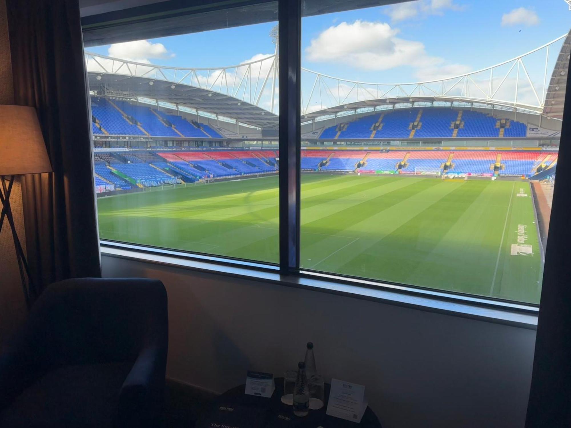 The Bolton Stadium Hotel, A Member Of Radisson Individuals Екстериор снимка