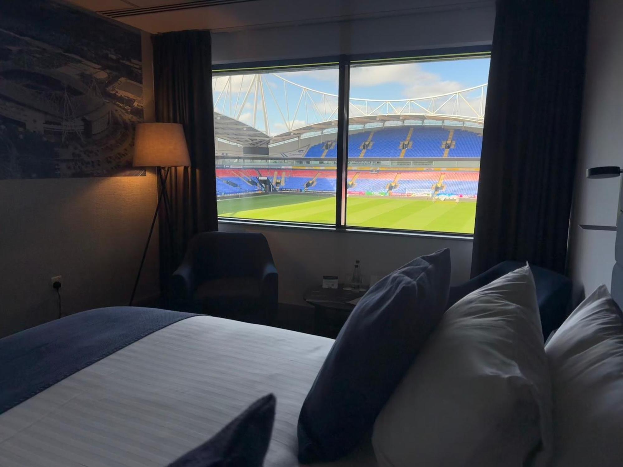 The Bolton Stadium Hotel, A Member Of Radisson Individuals Екстериор снимка