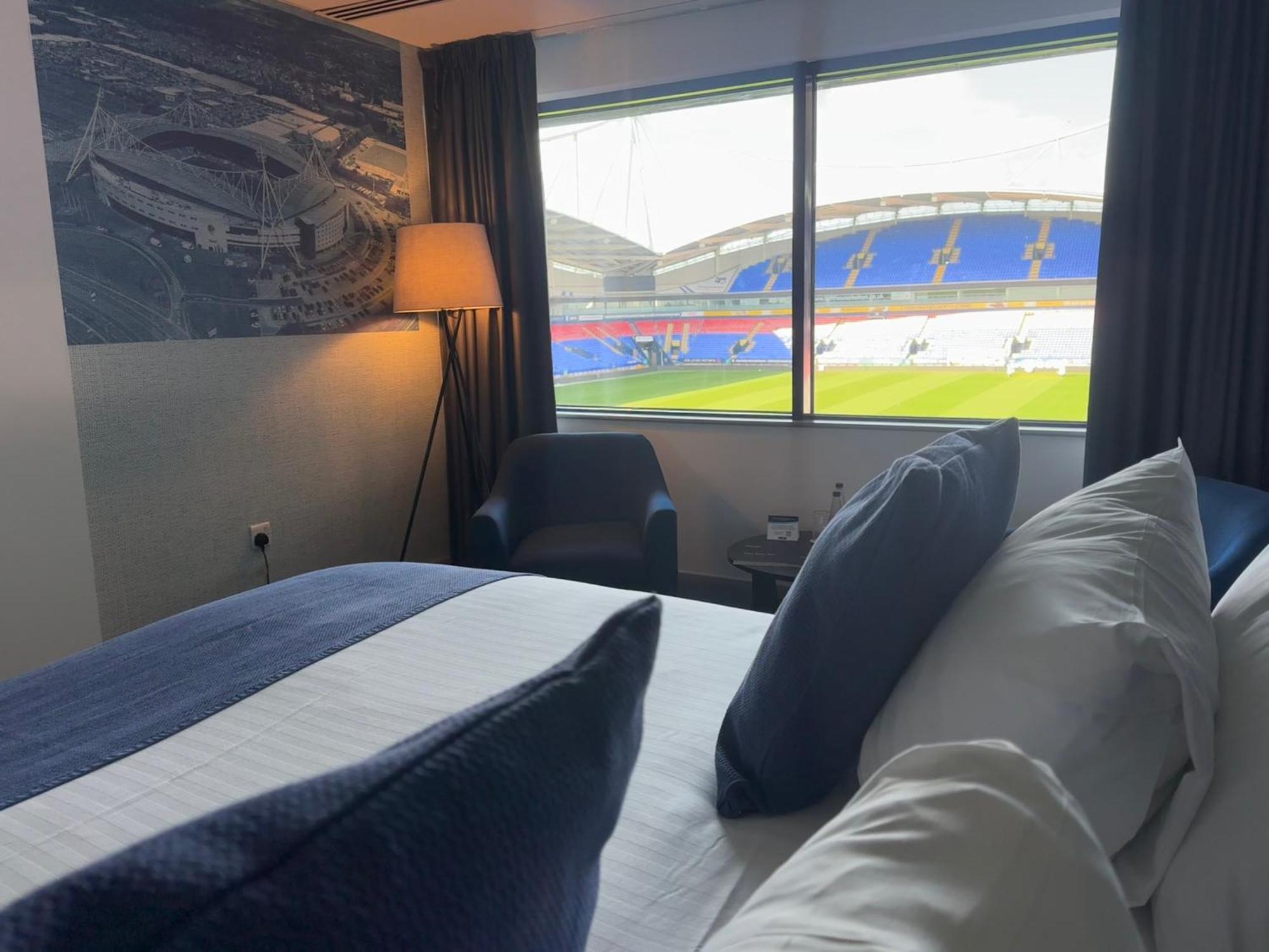 The Bolton Stadium Hotel, A Member Of Radisson Individuals Екстериор снимка