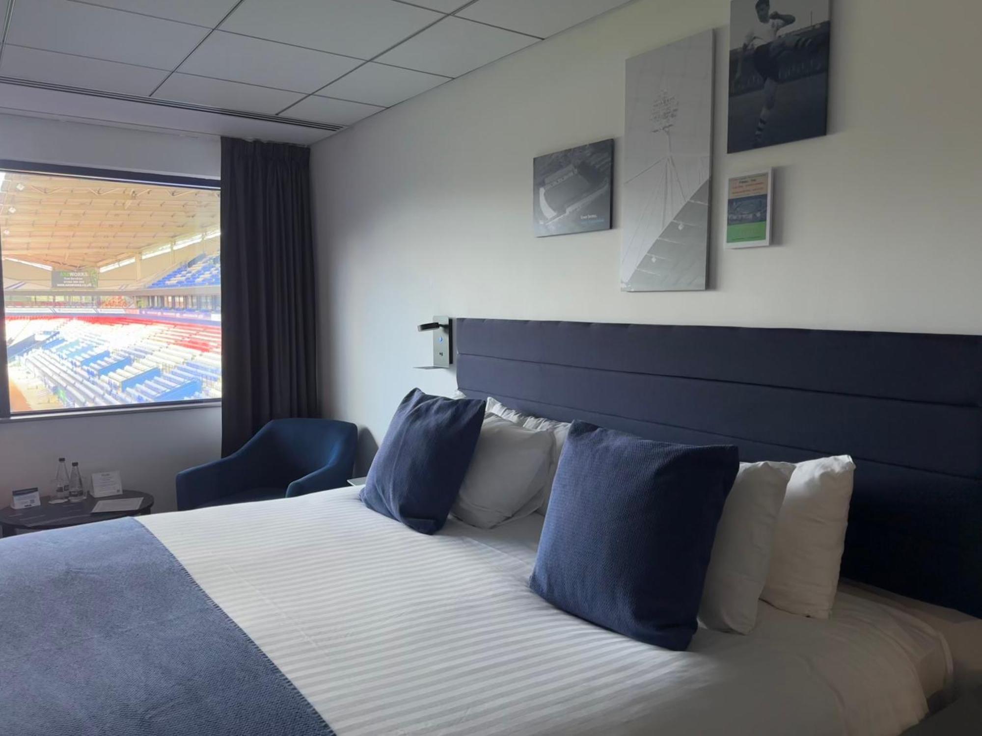 The Bolton Stadium Hotel, A Member Of Radisson Individuals Екстериор снимка